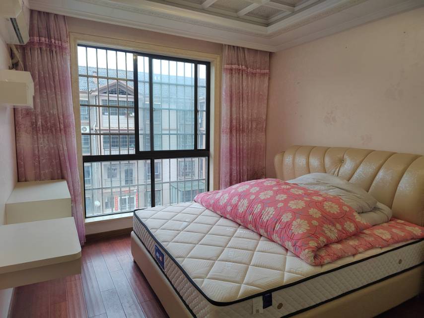 聚贤锦园，3室2厅2卫，116.00㎡，精装，售价67万 二手房