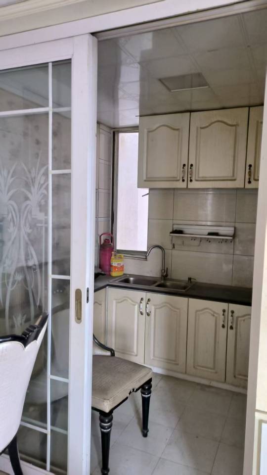 香江明珠，3室2厅1卫，107㎡，精装，租金1300元/月 二手房