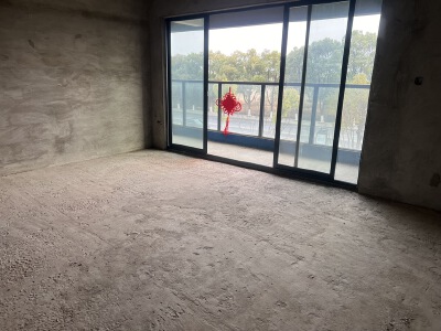 中航城春风里，4室2厅2卫，142.00㎡，毛坯，售价88万