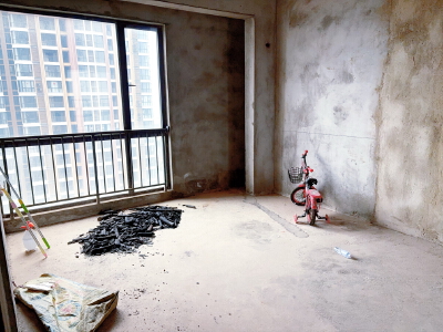 上海城，3室2厅1卫，124㎡，毛坯，售价55万