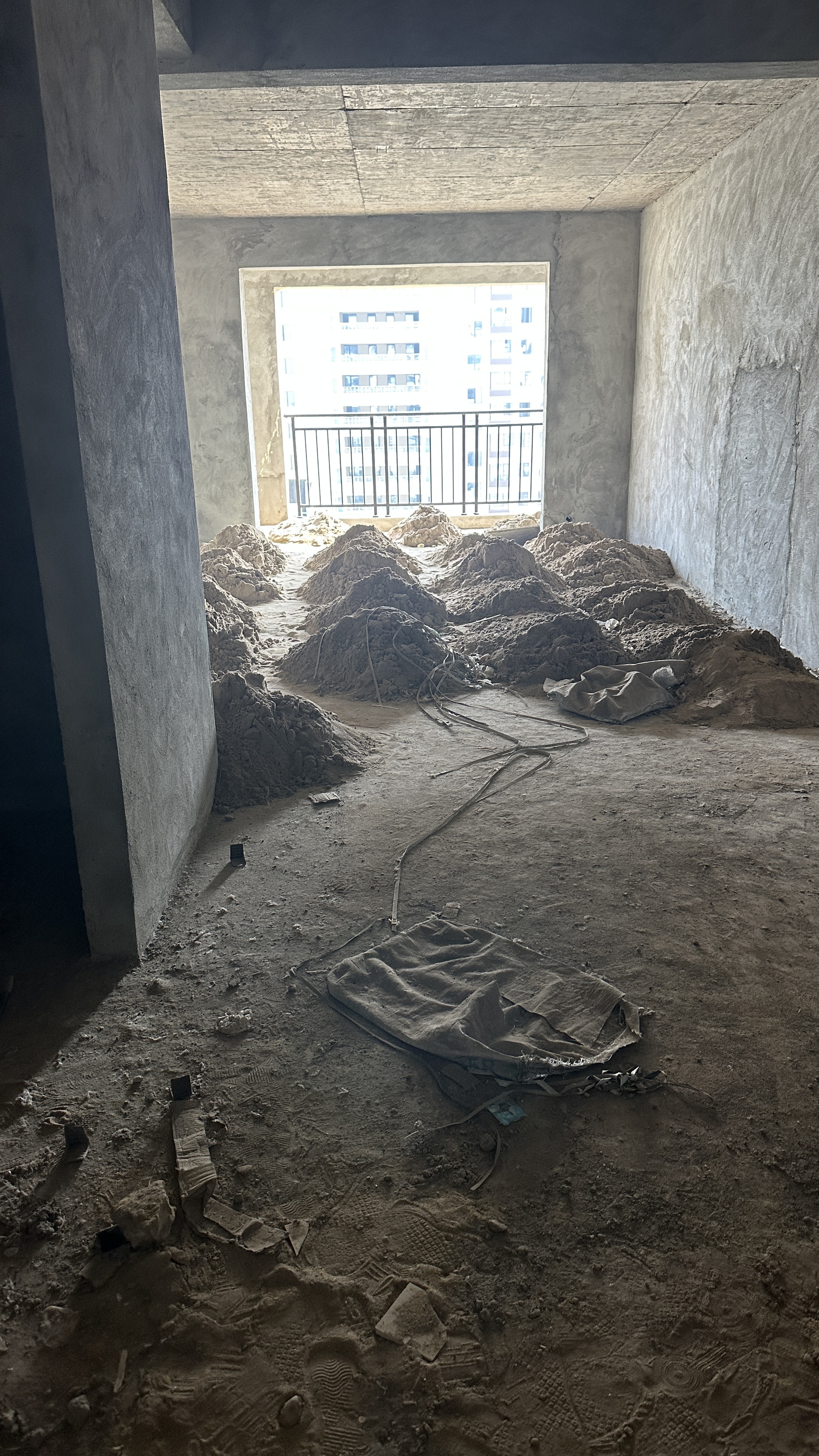 富鑫春天，3室2厅2卫，134.30㎡，毛坯，售价46.8万 二手房