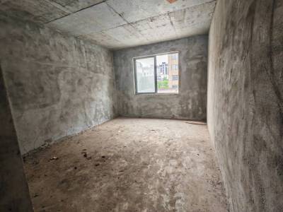 富鑫春天，3室2厅2卫，134.58㎡，毛坯，售价52万