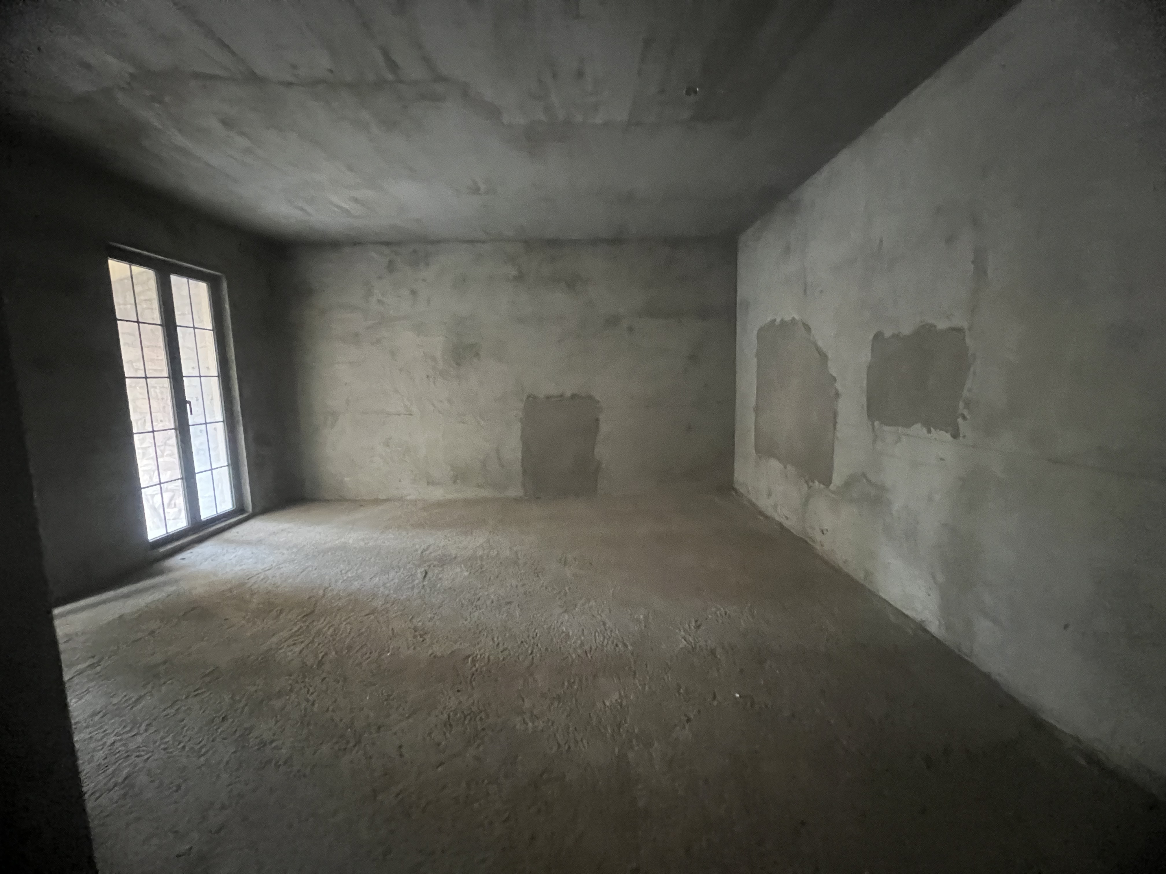 中航城庐山云岭，6室2厅3卫，240.00㎡，毛坯，售价246万 二手房