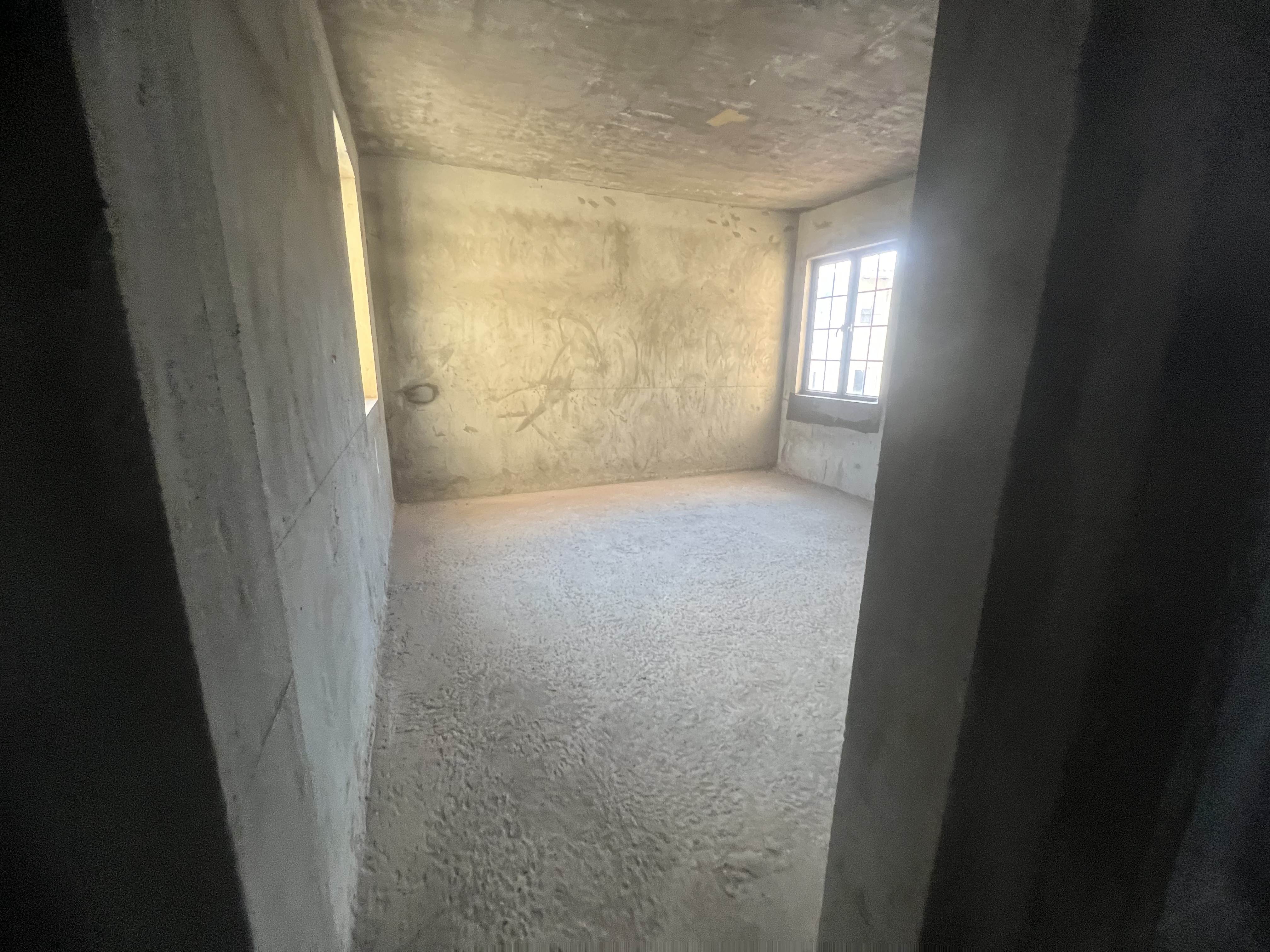 中航城庐山云岭，6室2厅3卫，240.00㎡，毛坯，售价246万 二手房