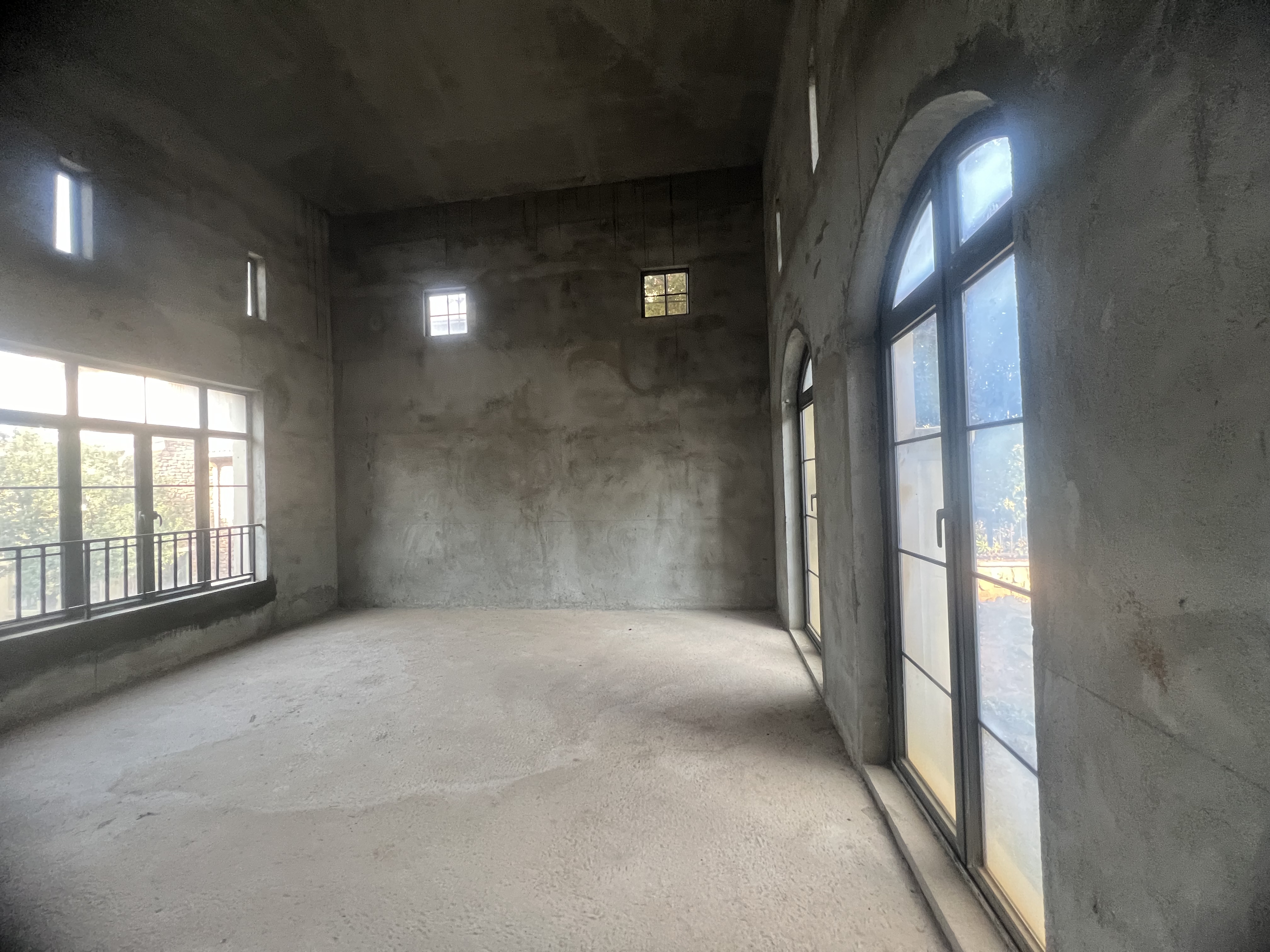 中航城庐山云岭，6室2厅3卫，240.00㎡，毛坯，售价246万 二手房