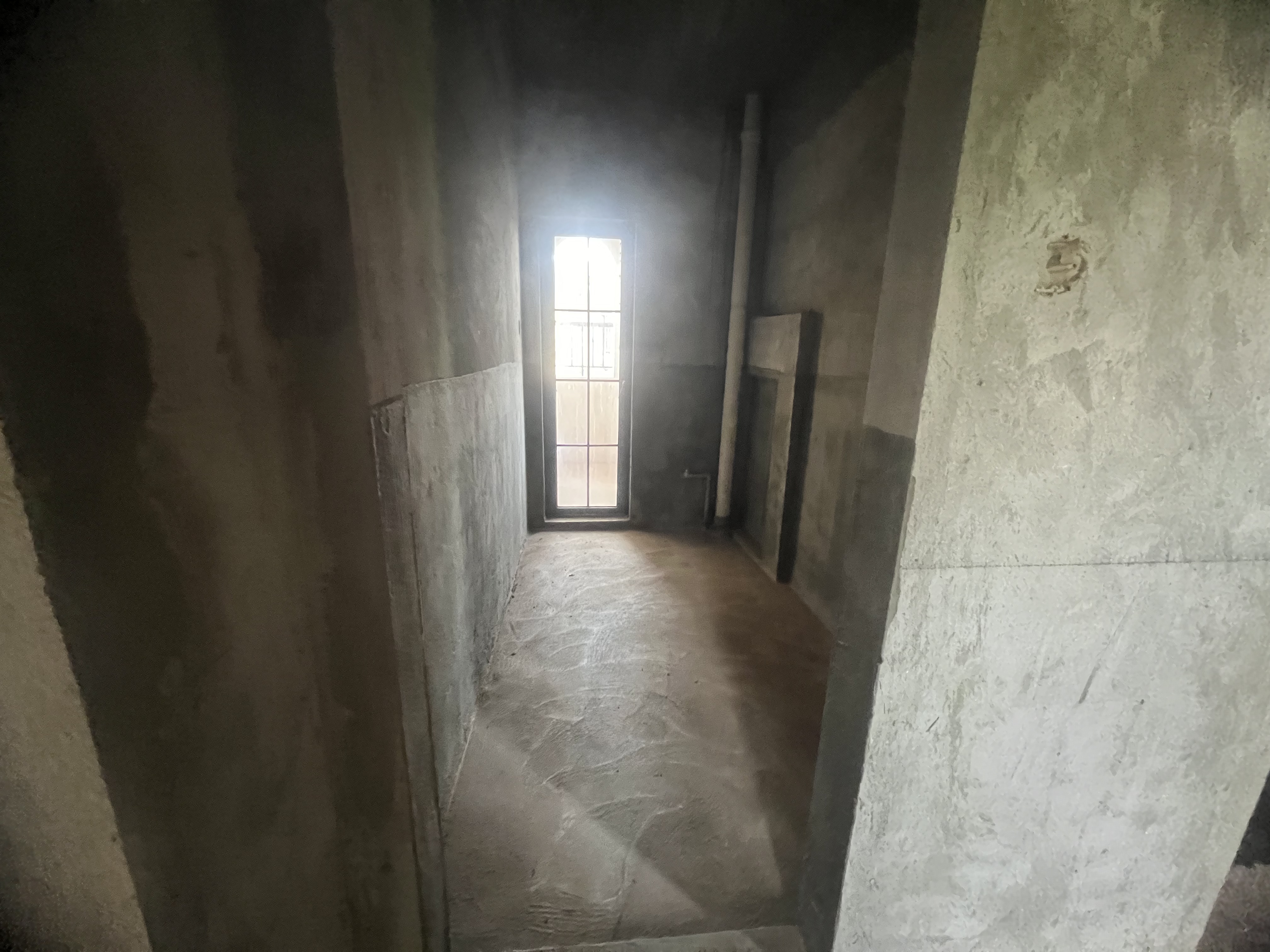 中航城庐山云岭，6室2厅3卫，240.00㎡，毛坯，售价246万 二手房