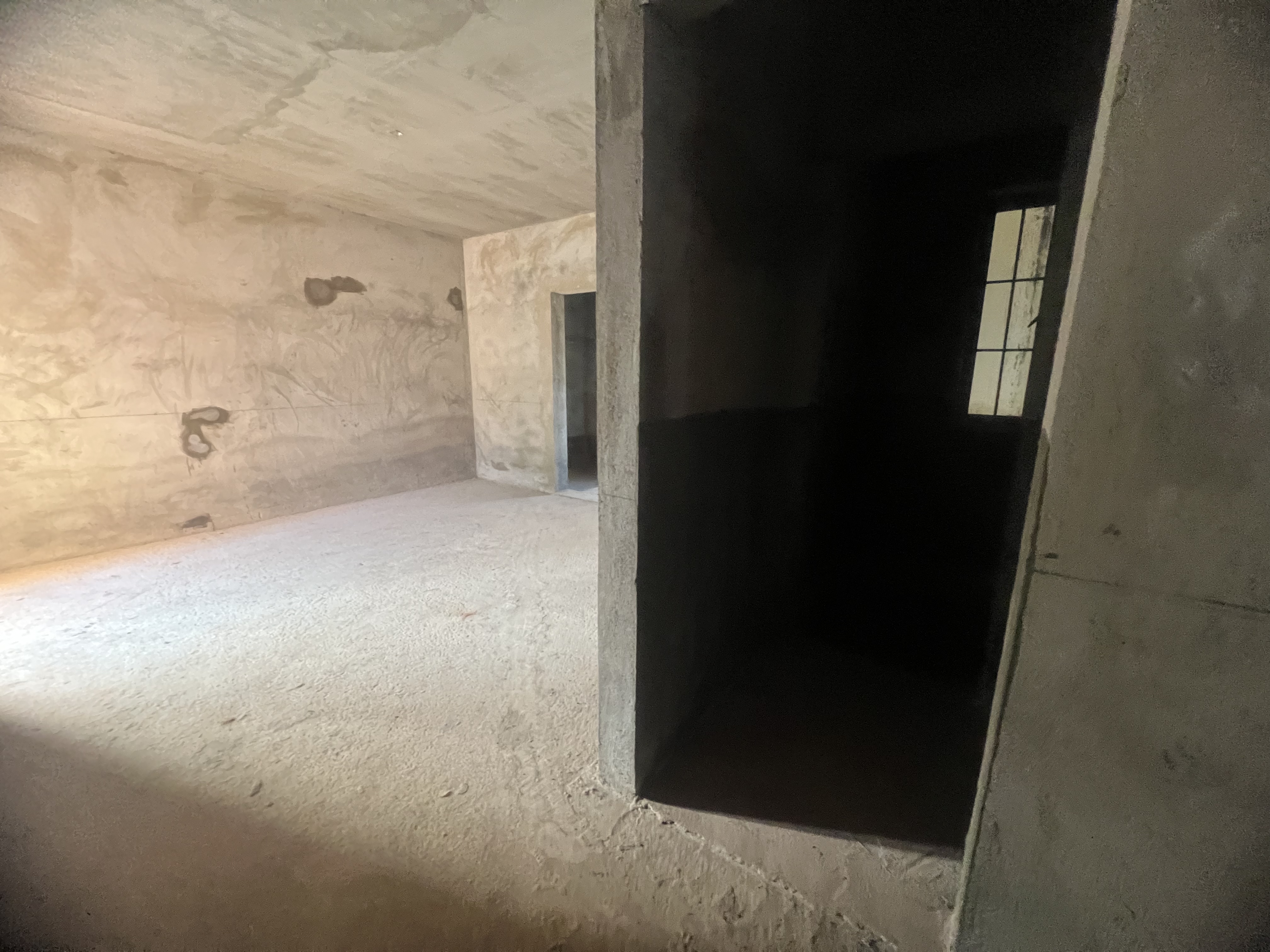 中航城庐山云岭，6室2厅3卫，240.00㎡，毛坯，售价246万 二手房