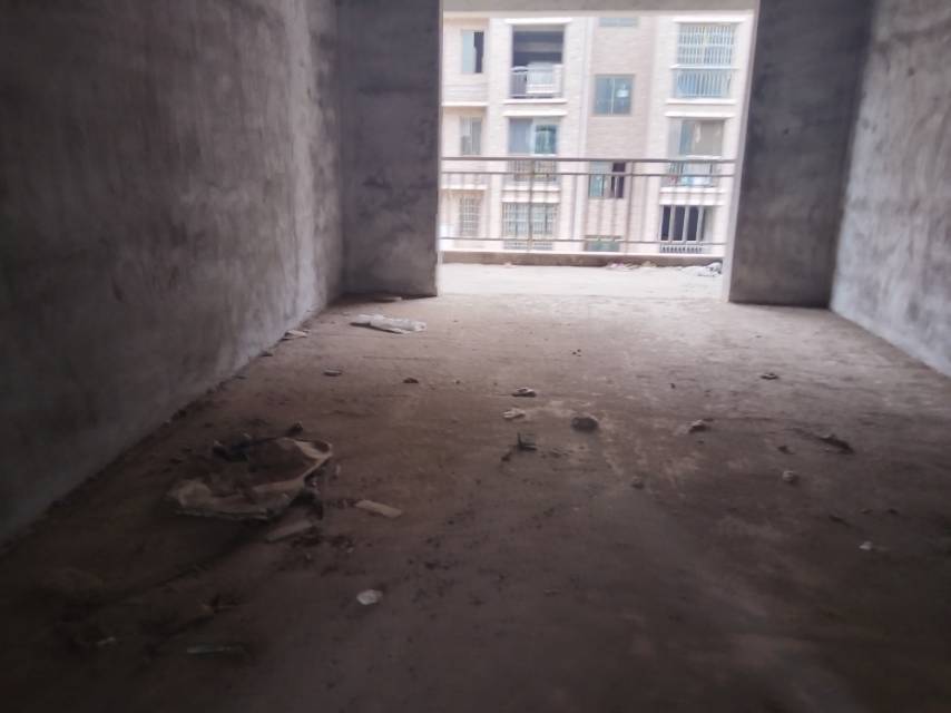 怡馨家园西区，3室2厅2卫，120㎡，毛坯，售价39万 二手房