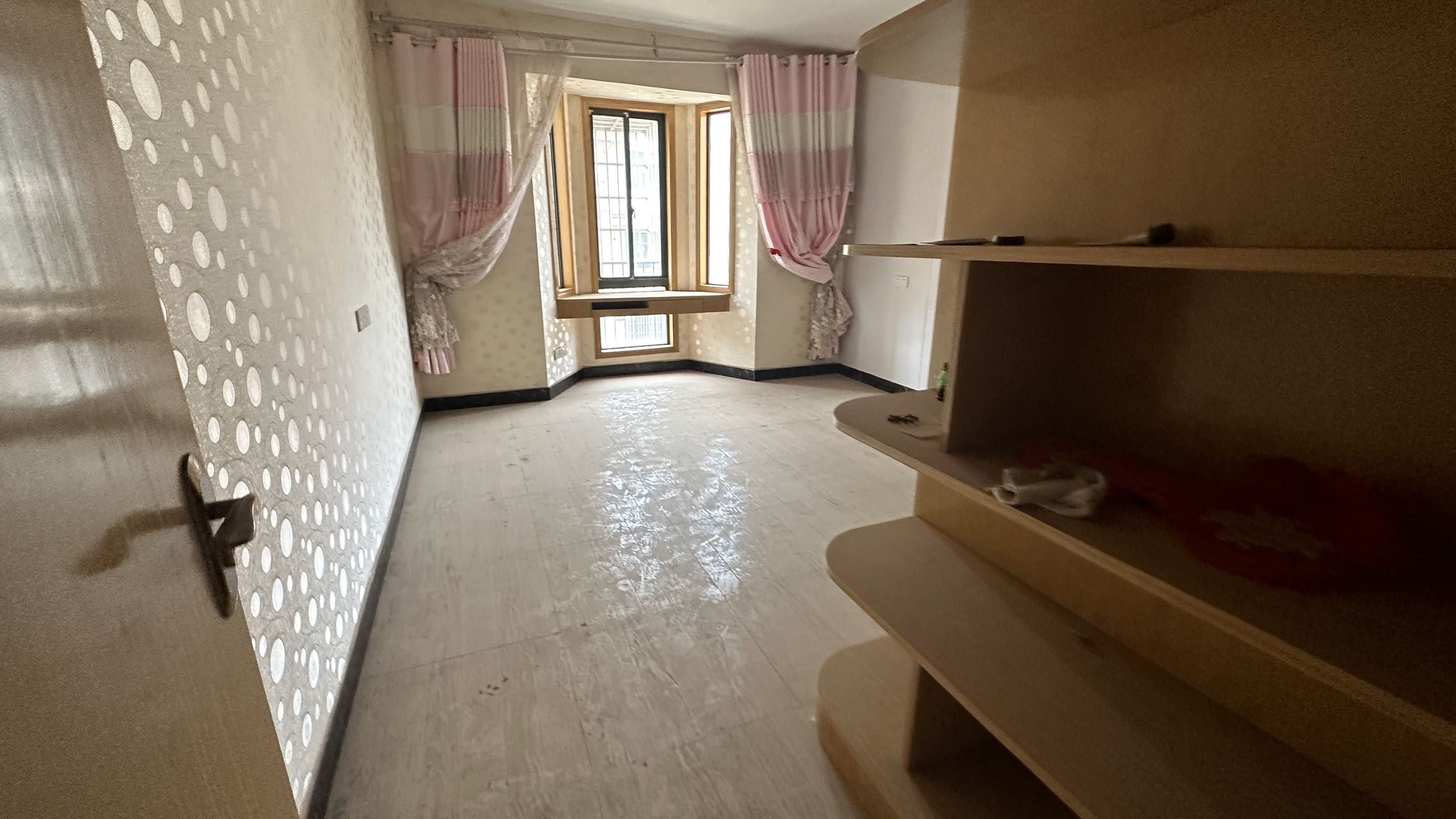 邦华苑，3室2厅1卫，122.00㎡，售价45.00万 二手房