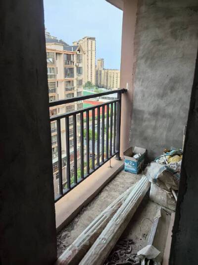 聚贤锦园，3室2厅2卫，123㎡，毛坯，售价49万