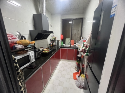 锦绣乾城，3室2厅1卫，92.00㎡，简装，售价29.8万万