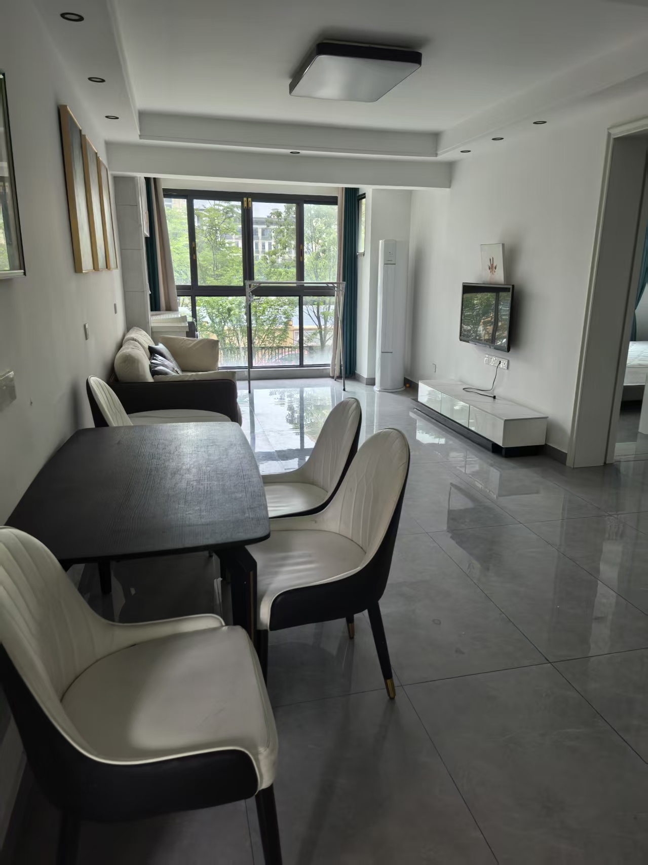 新加坡国际健康城，3室2厅1卫，88.00㎡，精装，租金1900元/月 租房