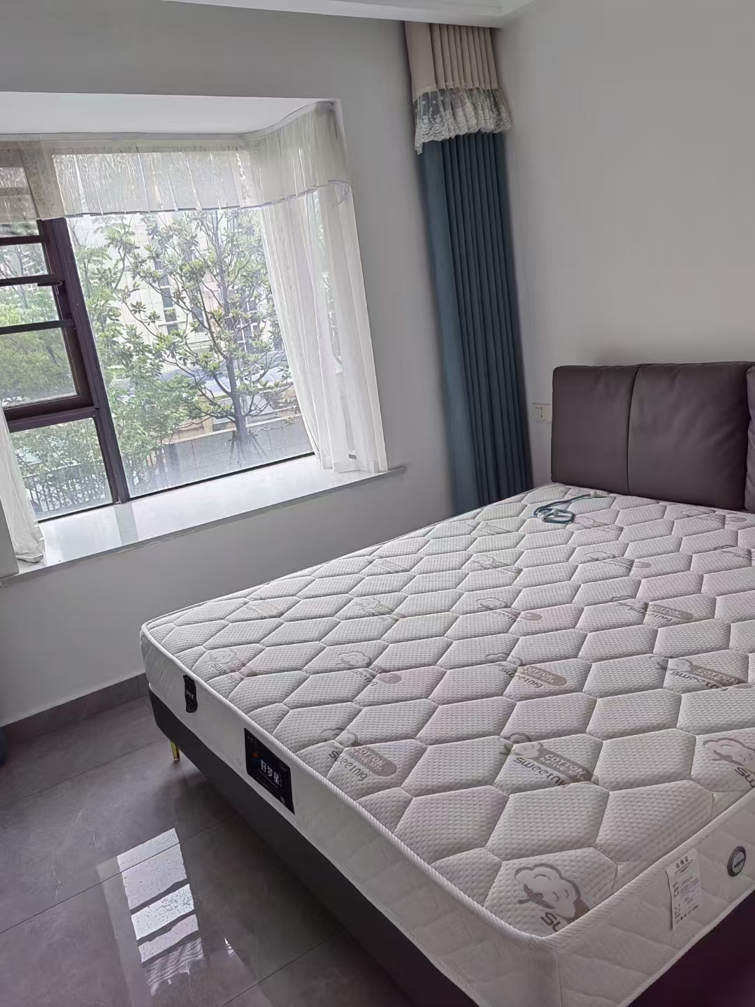 新加坡国际健康城，3室2厅1卫，88.00㎡，精装，租金1900元/月 租房