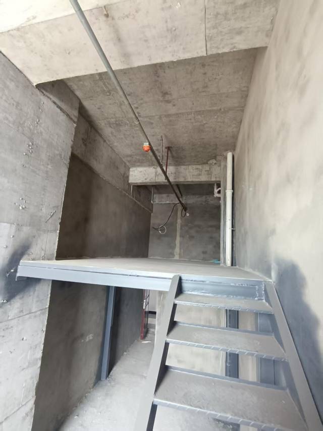 学府广场公寓，1室1厅1卫，36.47㎡，毛坯，售价11万 二手房