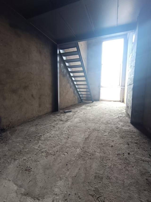 学府广场公寓，1室1厅1卫，36.47㎡，毛坯，售价11万 二手房