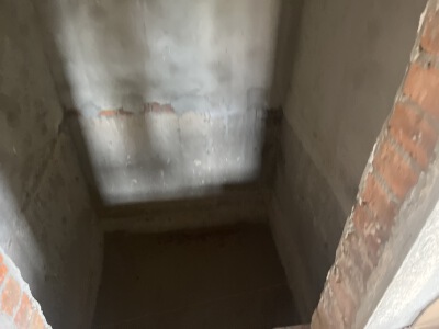 凤雅澜庭，6室2厅4卫，336㎡，毛坯，售价400万