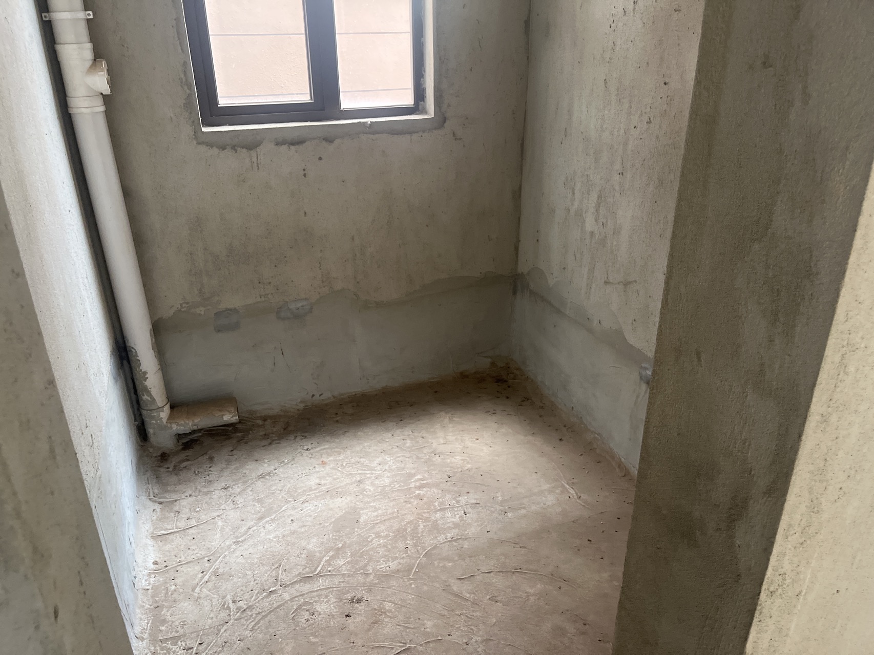 凤雅澜庭，6室2厅4卫，336㎡，毛坯，售价400万 二手房