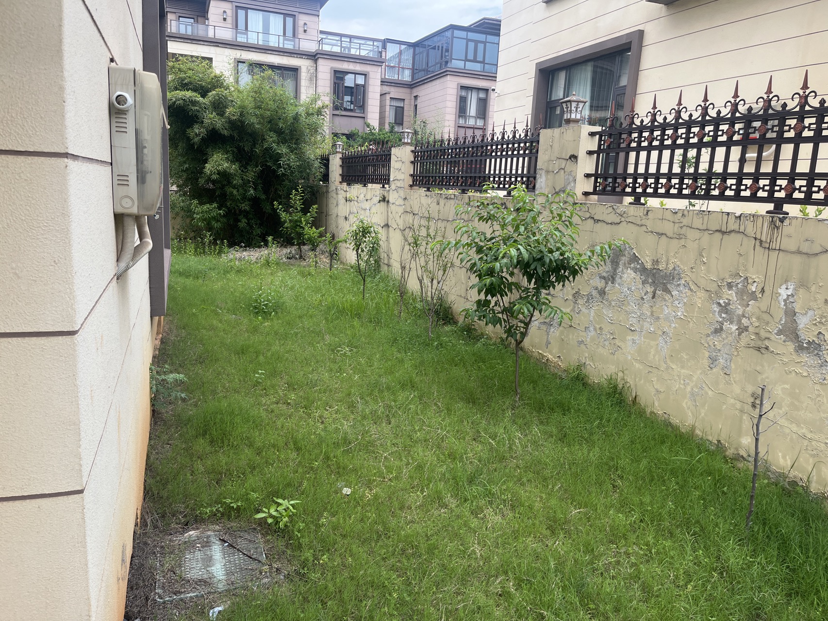 凤雅澜庭，6室2厅4卫，336㎡，毛坯，售价400万 二手房