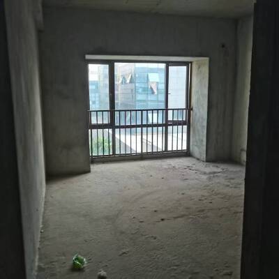 凤雅澜庭，3室2厅2卫，146.00㎡，毛坯，售价58万