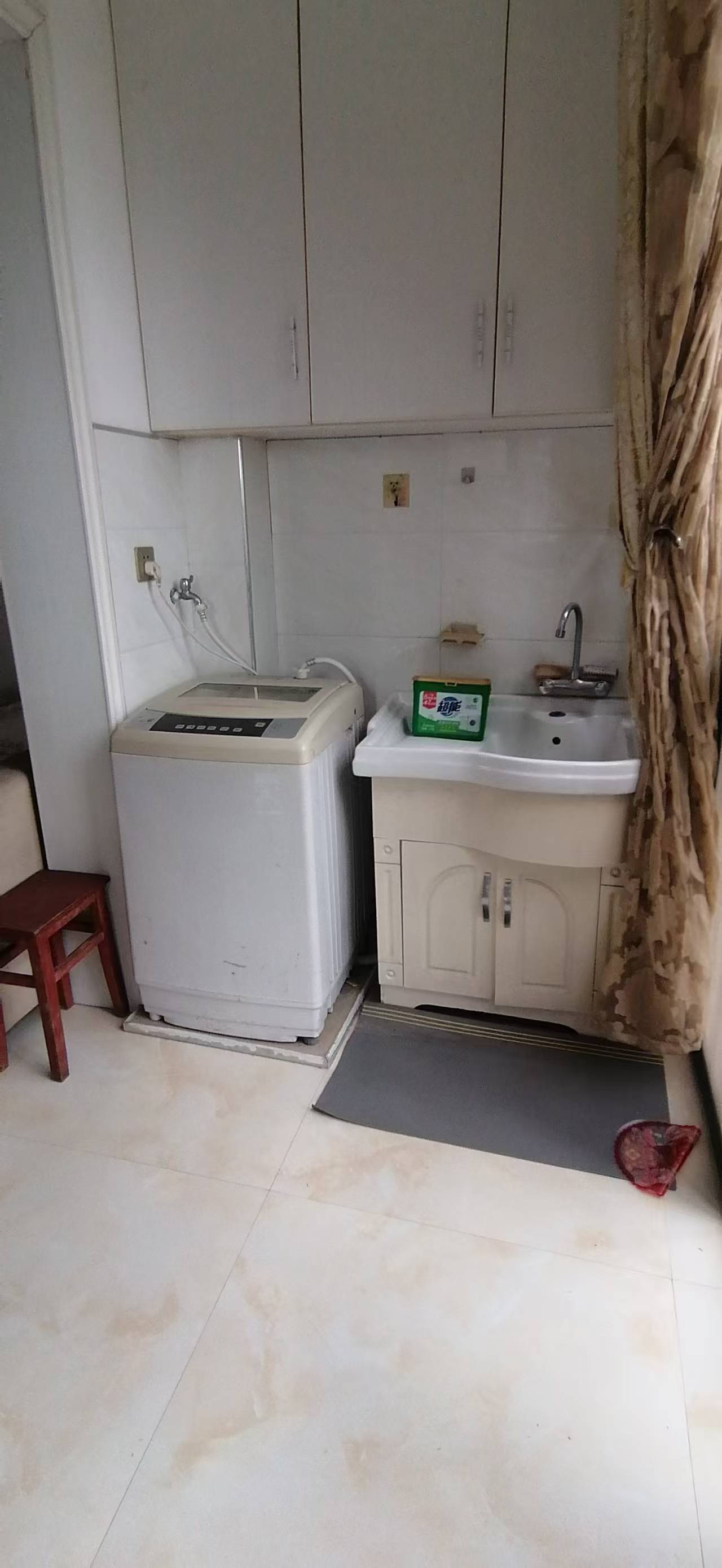 湖滨家园，3室2厅1卫，82.00㎡，简装，售价39万 二手房