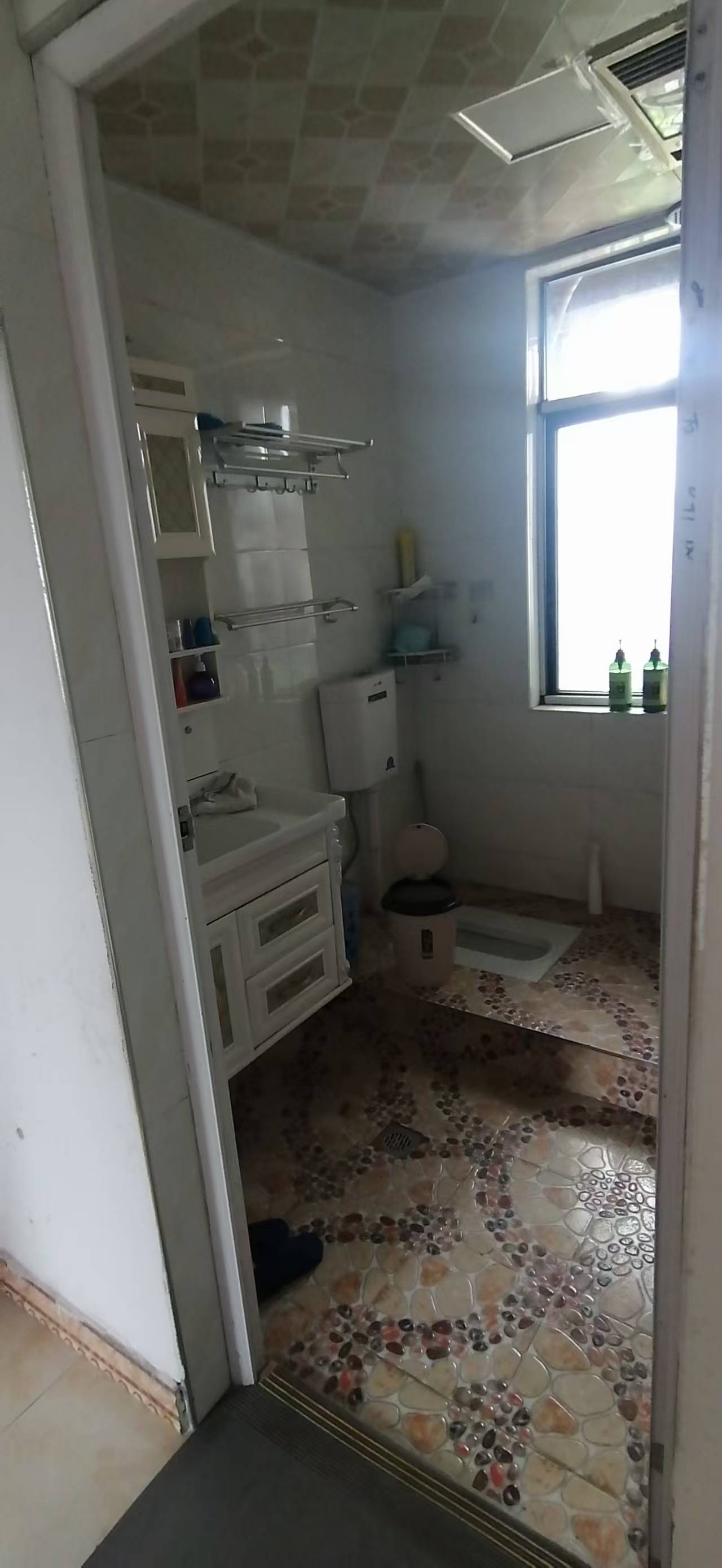 湖滨家园，3室2厅1卫，82.00㎡，简装，售价39万 二手房