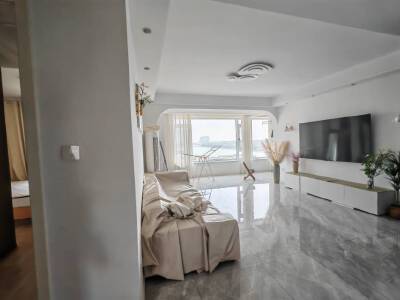 中航城花园里，3室2厅2卫，122.00㎡，精装，售价63万