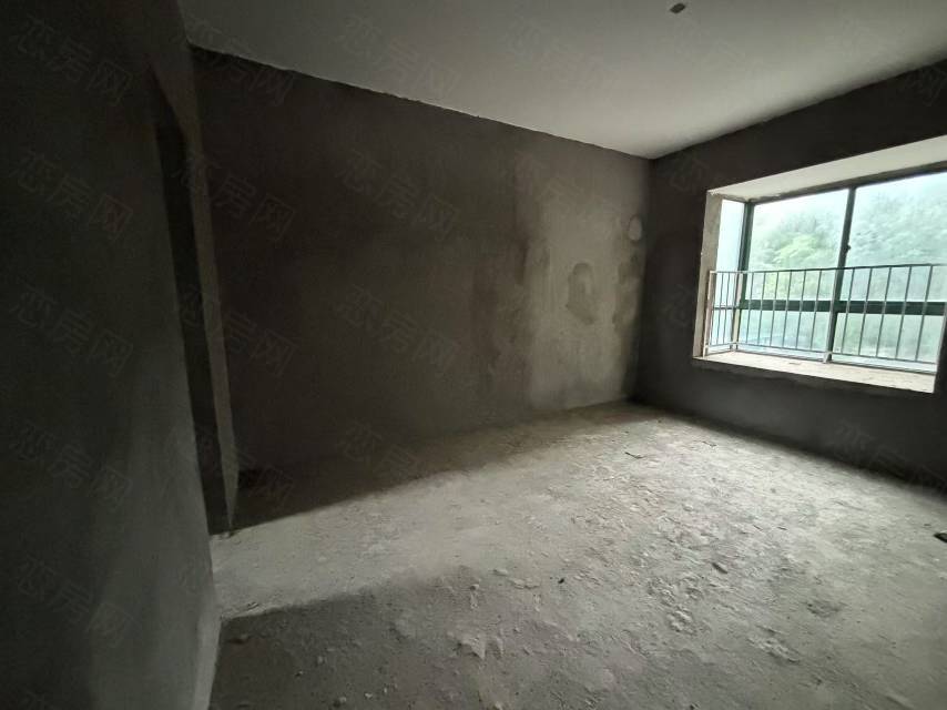 湖滨家园，3室2厅2卫，119.84㎡，毛坯，售价38.00万 二手房