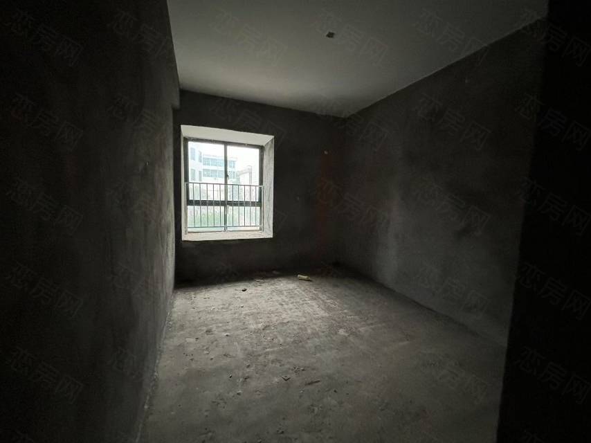 湖滨家园，3室2厅2卫，119.84㎡，毛坯，售价38.00万 二手房