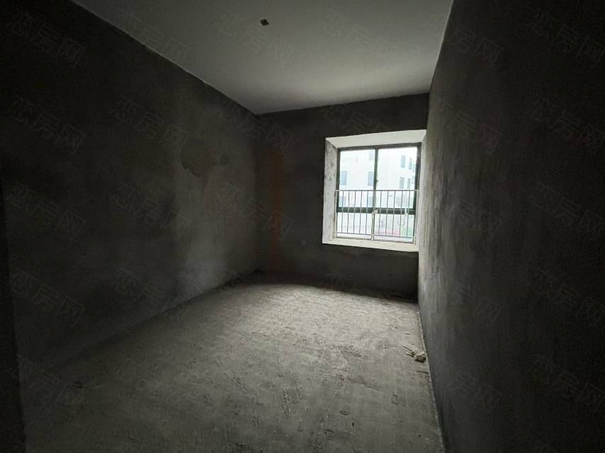 湖滨家园，3室2厅2卫，119.84㎡，毛坯，售价38.00万 二手房