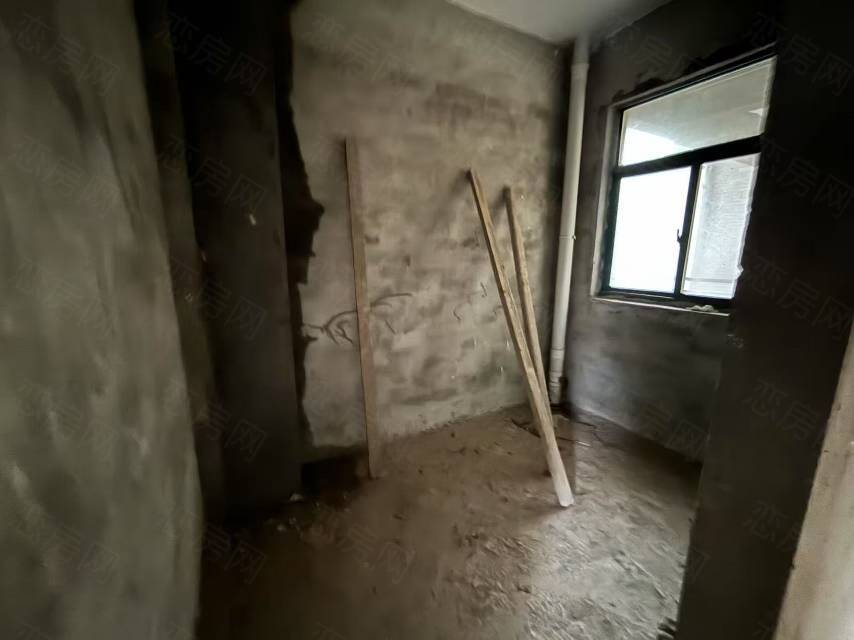 湖滨家园，3室2厅2卫，119.84㎡，毛坯，售价38.00万 二手房