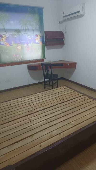 鑫诚花园，3室2厅1卫，111.00㎡，简装，售价32万