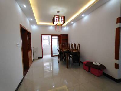 益和花园北区，4室2厅2卫，135㎡，普装，售价36万