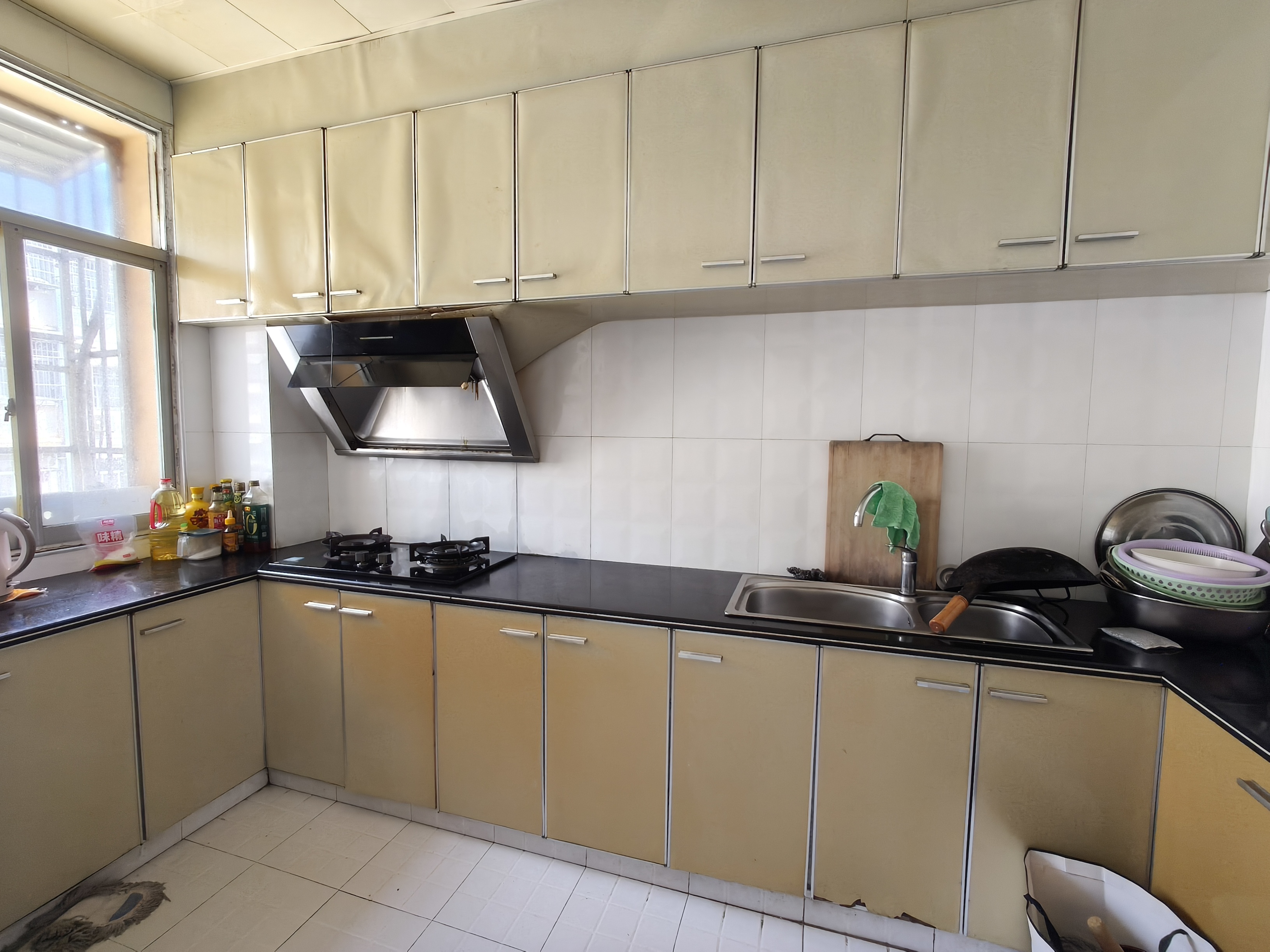 益和花园北区，4室2厅2卫，132.00㎡，简装，售价23.8万 二手房