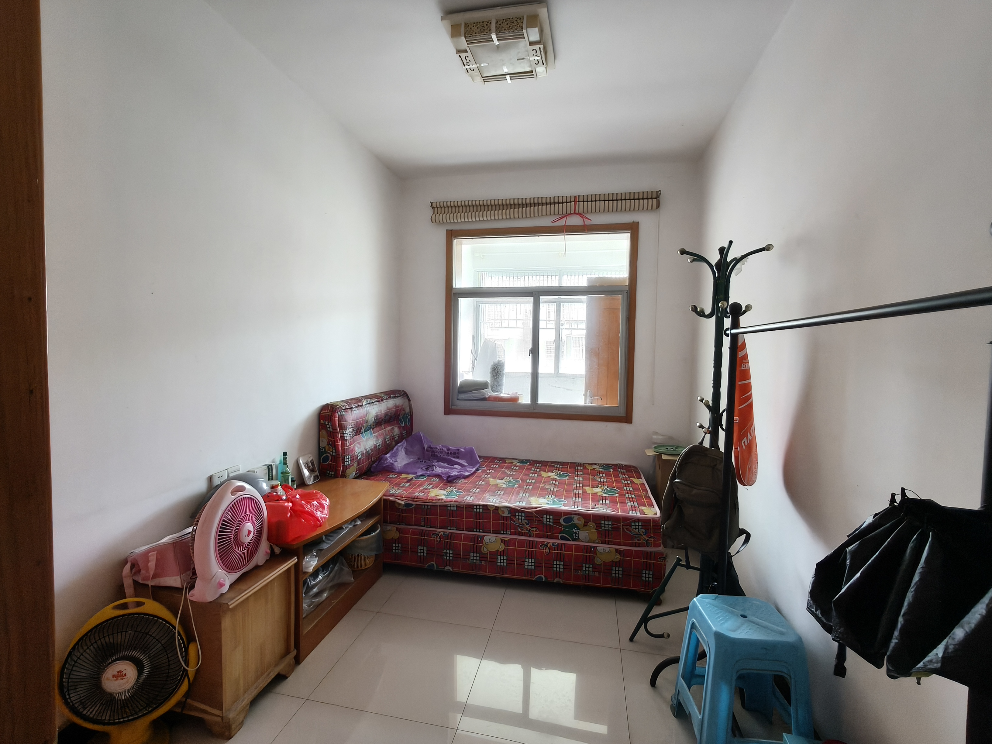 益和花园北区，4室2厅2卫，132.00㎡，简装，售价23.8万 二手房