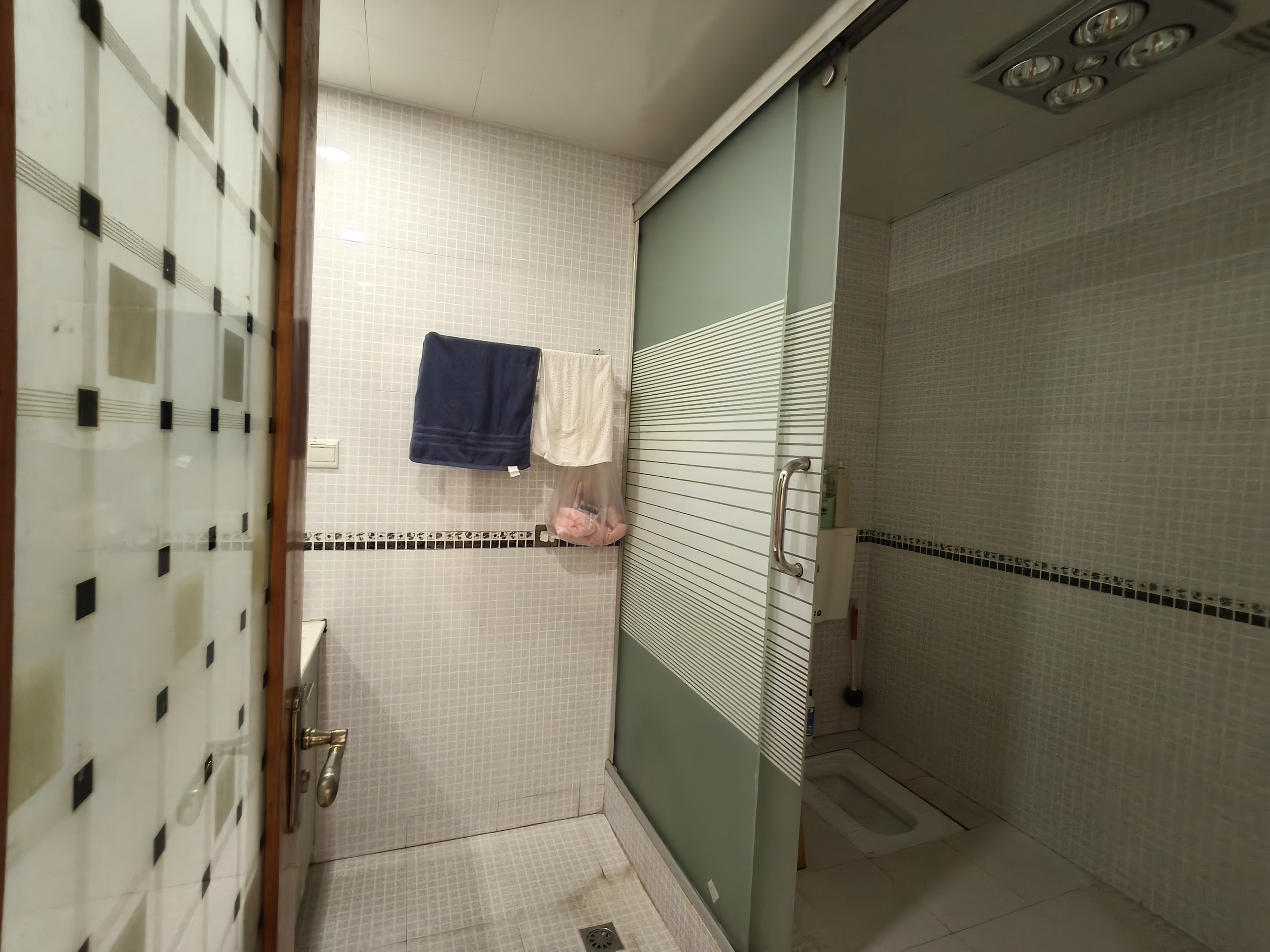 益和花园北区，4室2厅2卫，132.00㎡，简装，售价23.8万 二手房