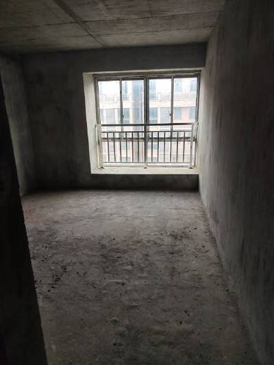 怡馨家园西区，3室2厅2卫，119.34㎡，毛坯，售价27万