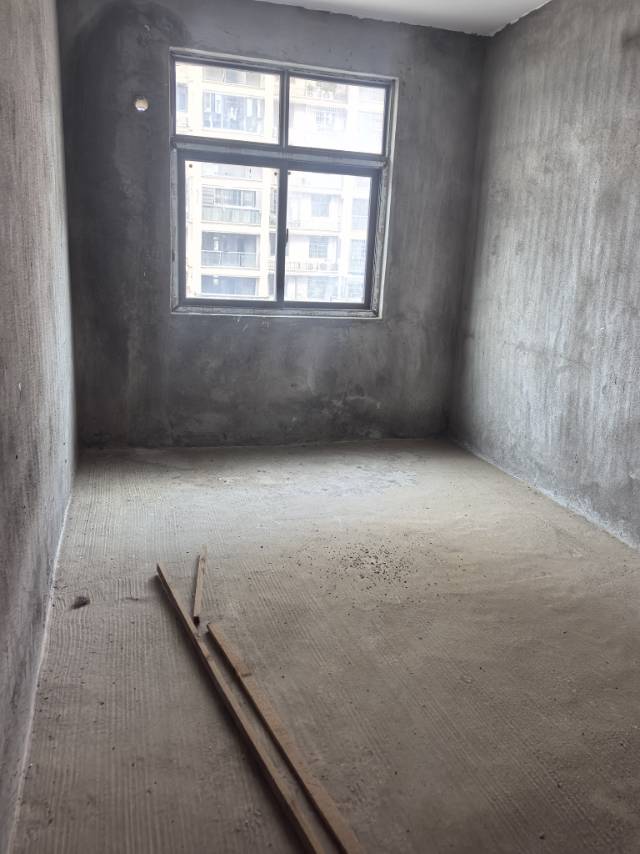 锦绣乾城，3室2厅2卫，122㎡，毛坯，售价49万 二手房