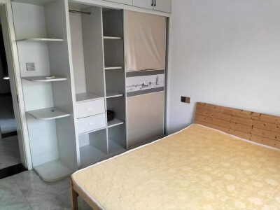 温馨家园，3室2厅2卫，120.69㎡，租金1300元/月