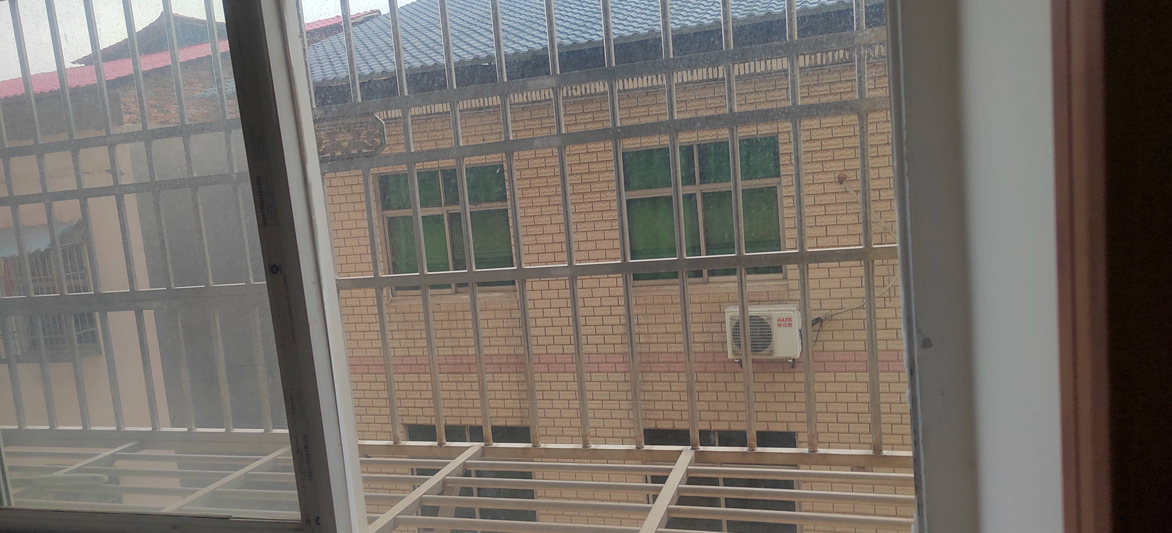 益和花园雅士居，2室1厅1卫，107.82㎡，普装，售价32.00万 二手房