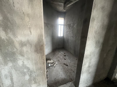 锦绣年华，3室2厅1卫，113.40㎡，毛坯，售价26万