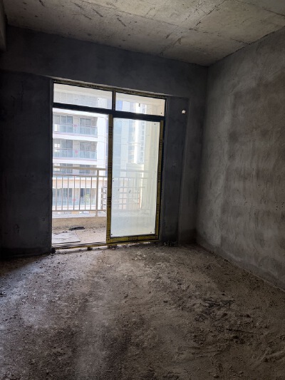 中心城安置房，3室2厅2卫，122㎡，毛坯，售价38.8万