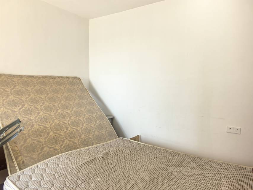 新天地，3室2厅2卫，97㎡，简装，售价33.00万 二手房