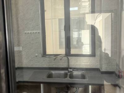 新天地，3室2厅2卫，97㎡，简装，售价33.00万