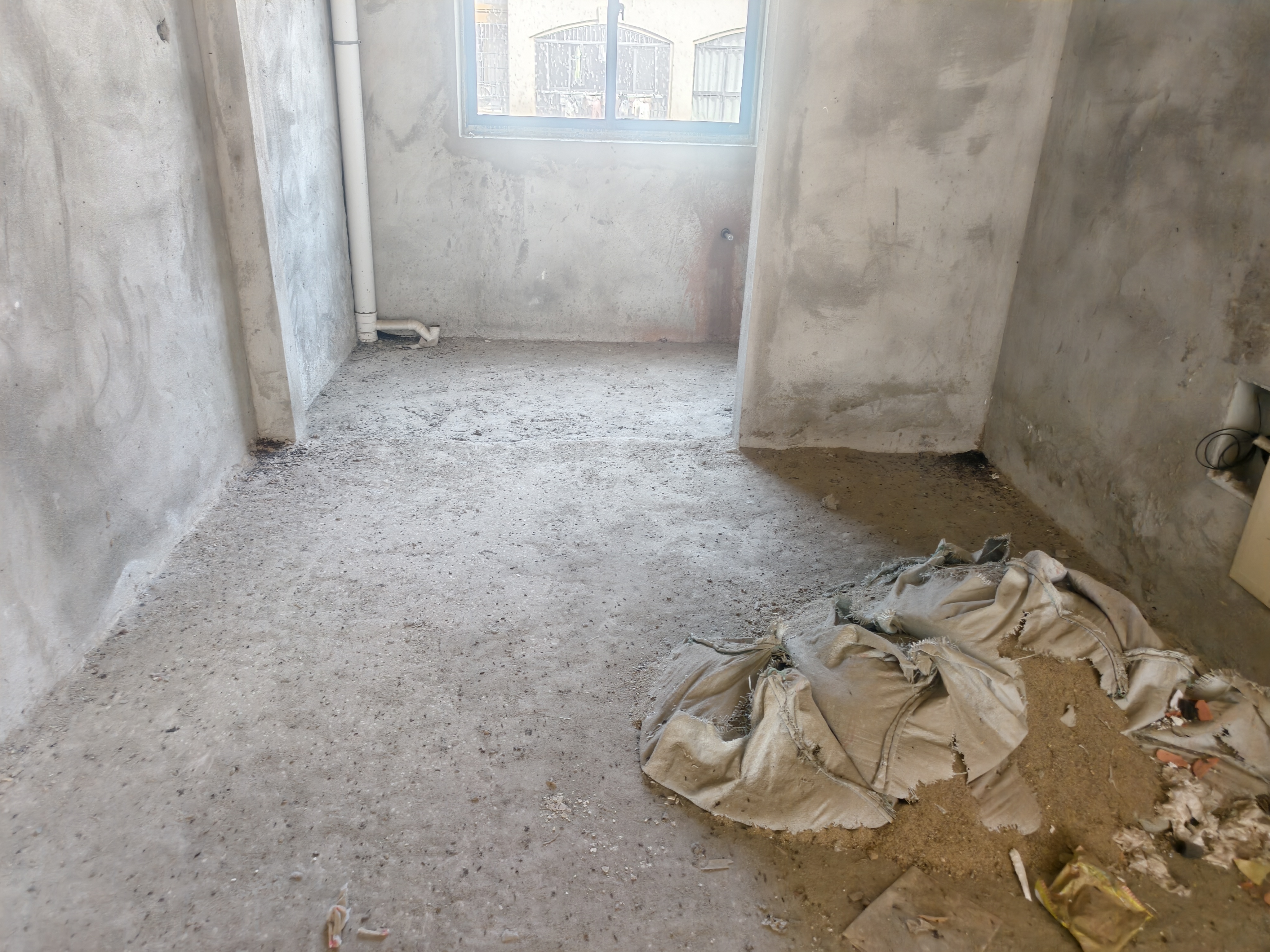 陈家花园，2室2厅1卫，80.00㎡，毛坯，售价20万 二手房