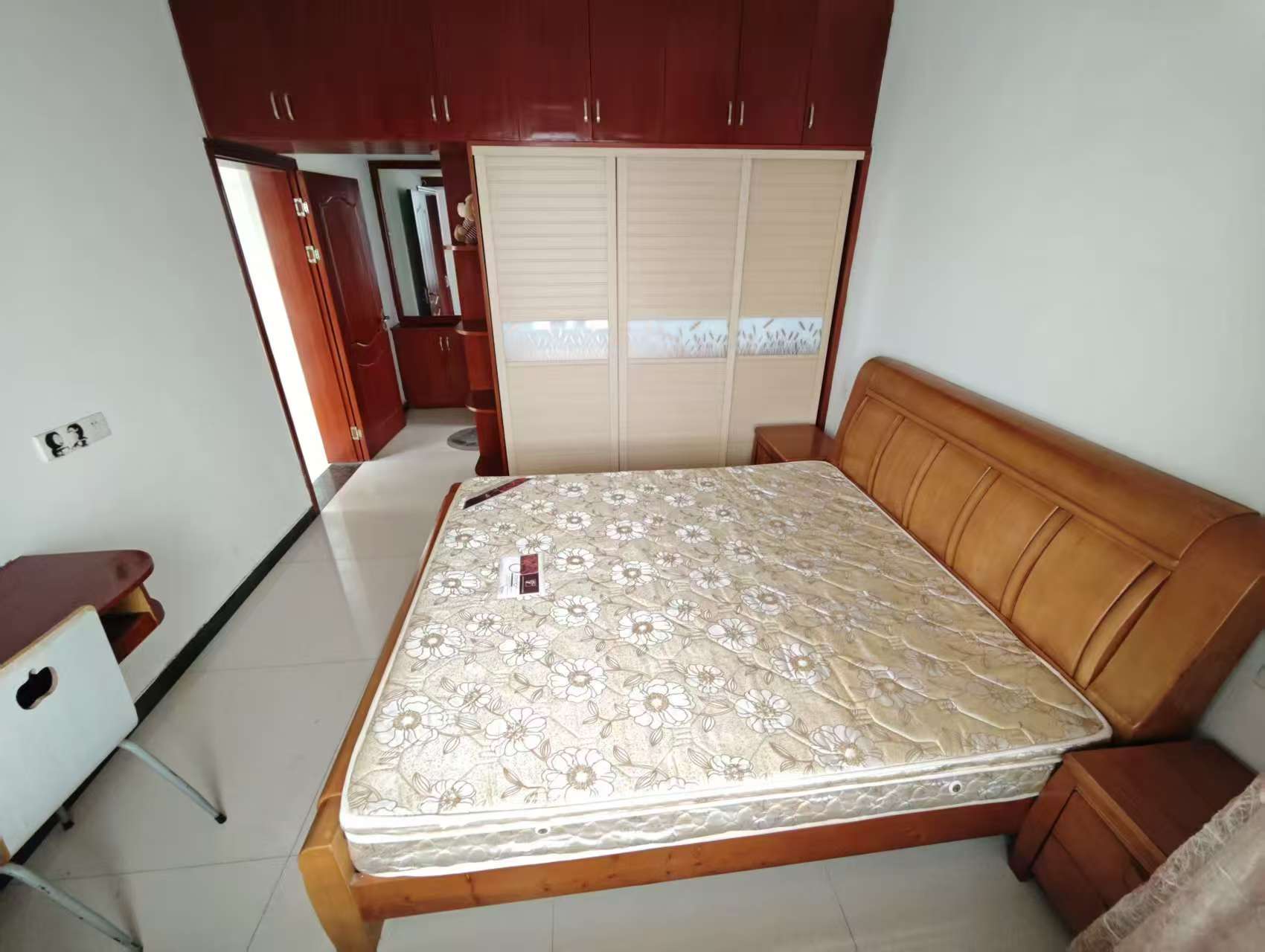 锦绣年华，3室2厅2卫，111.00㎡，简装，租金1000.00元/月 二手房