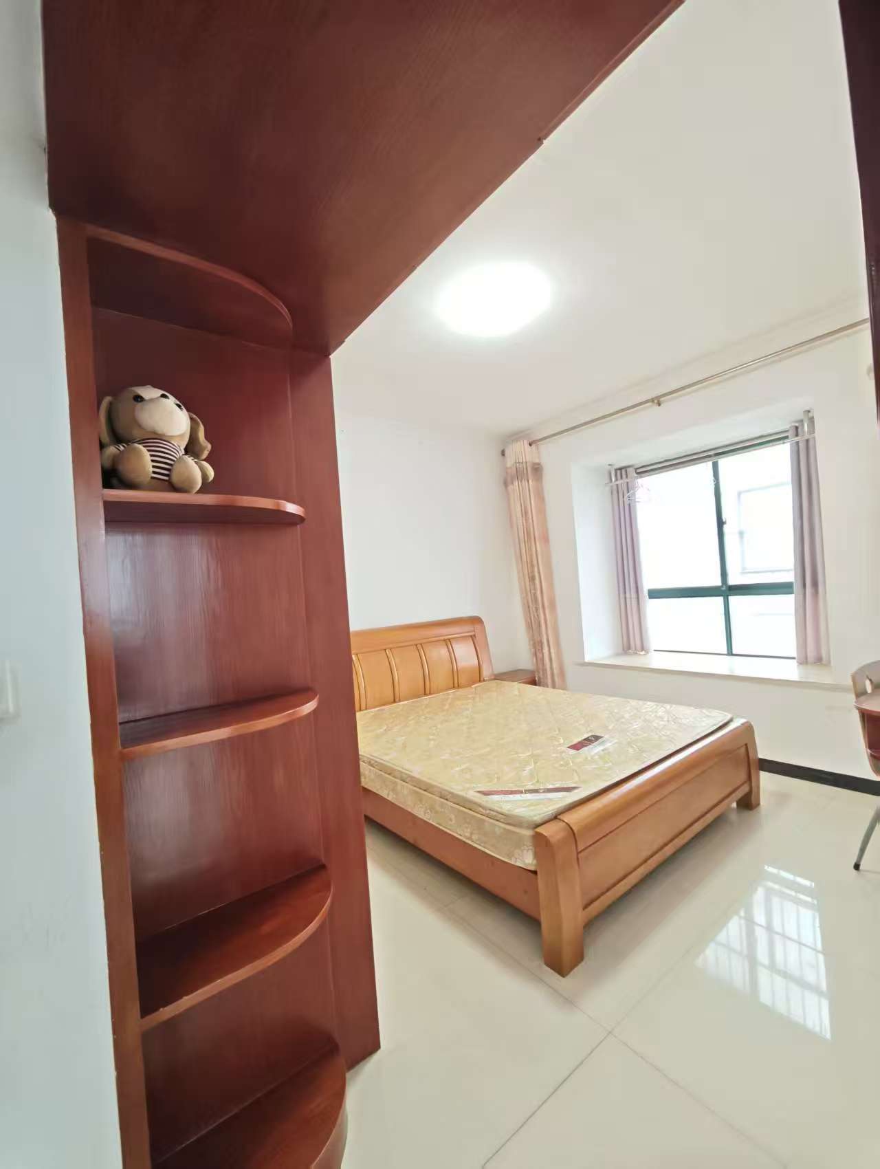 锦绣年华，3室2厅2卫，111.00㎡，简装，租金1000.00元/月 二手房