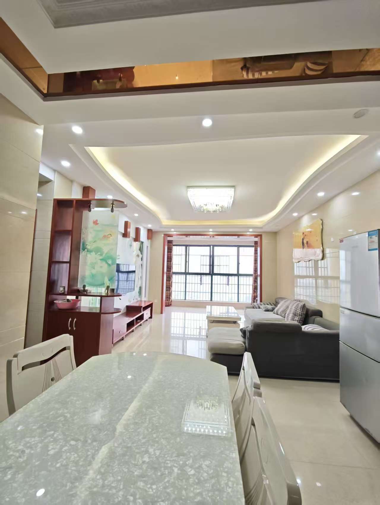 锦绣年华，3室2厅2卫，111.00㎡，简装，租金1000.00元/月 二手房