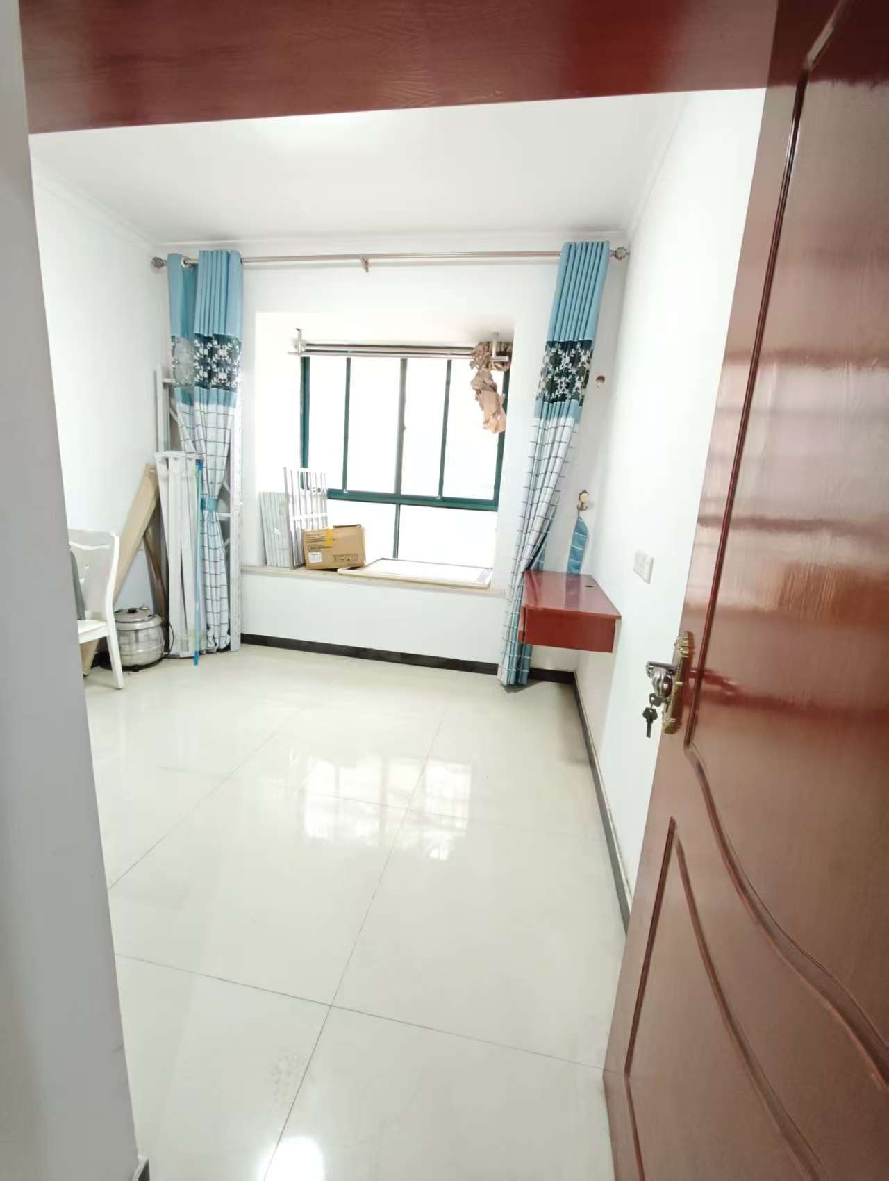 锦绣年华，3室2厅2卫，111.00㎡，简装，租金1000.00元/月 二手房