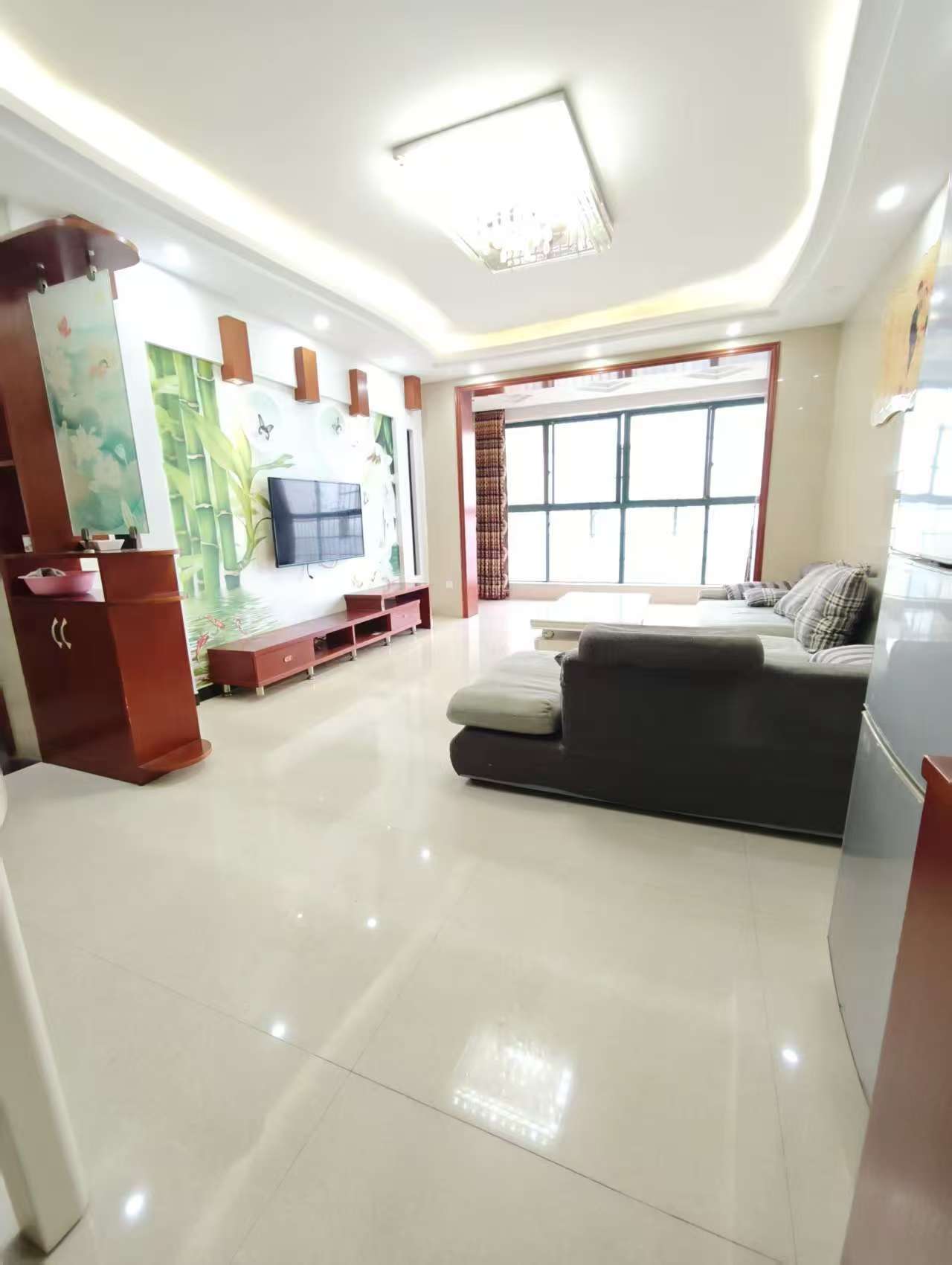 锦绣年华，3室2厅2卫，111.00㎡，简装，租金1000.00元/月 二手房