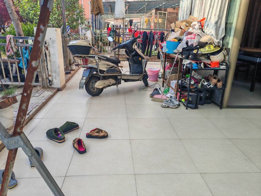 中航城果岭东方，3室2厅2卫，114.02㎡，简装，售价38万 二手房